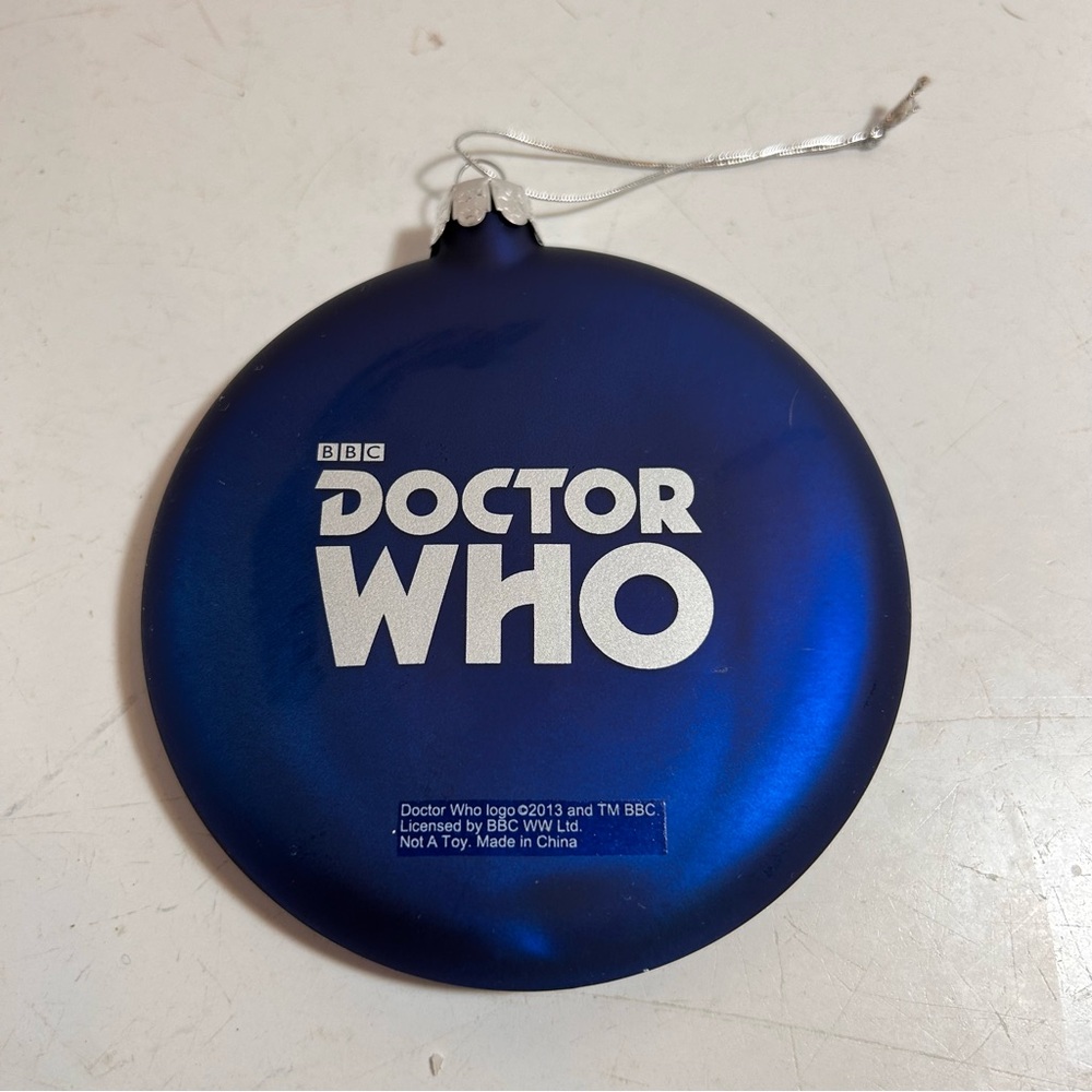 Doctor Who handcrafted glass Christmas tree ornament - Picture 6 of 8